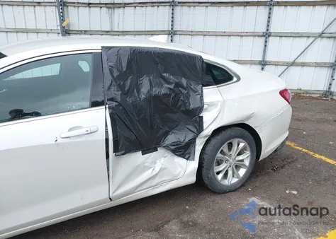 2019 Chevrolet Malibu Lt z USA, uszkodzony, nr VIN 1G1ZD5ST5KF123415